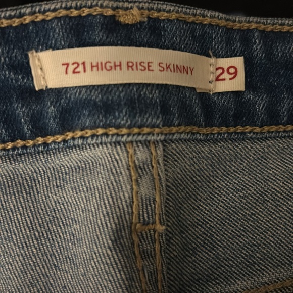 NWT🔖•Levi’s 721 High Rise Jeans, distressed knee size 8 short, 29x30 - Picture 10 of 14